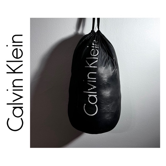 Calvin Klein Packable Puffer Jacket - Picture 4 of 4